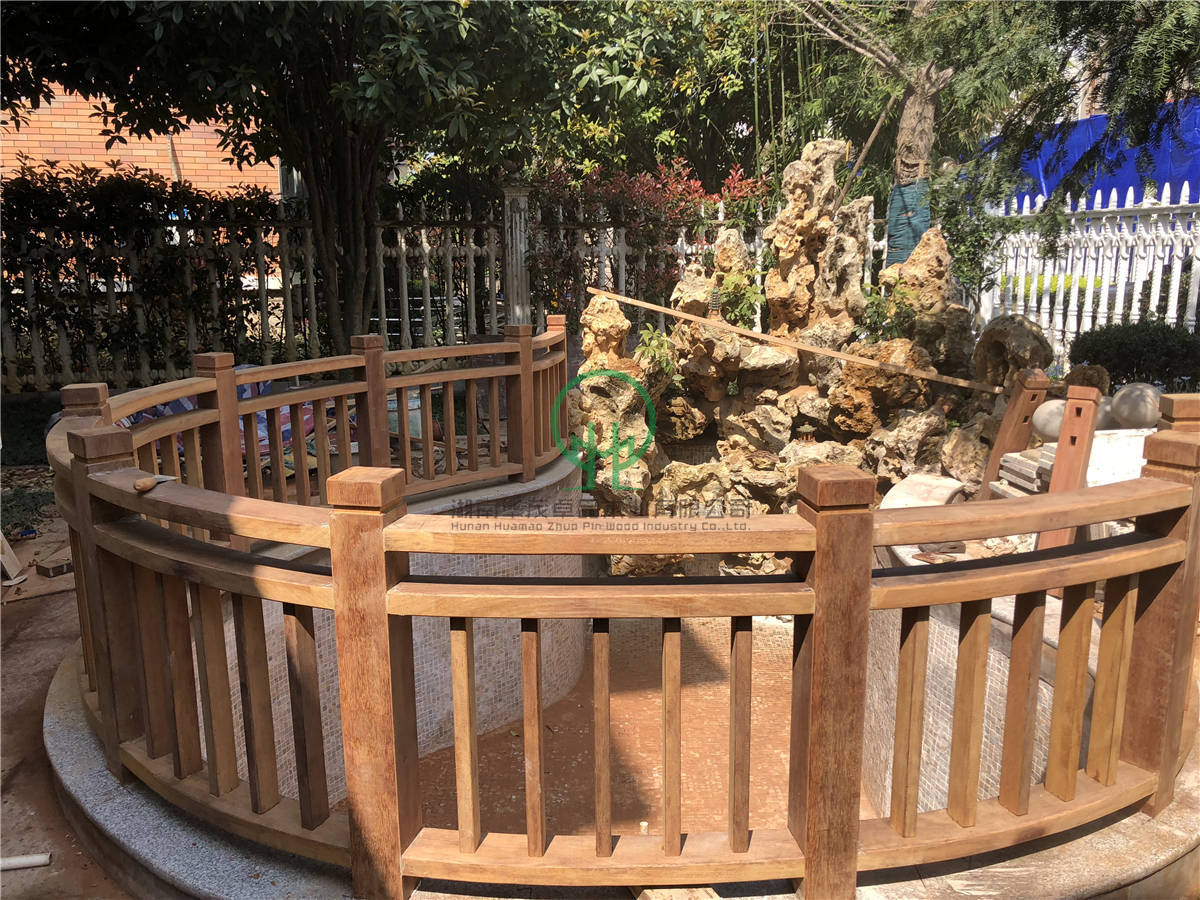 湘潭長(zhǎng)沙碧桂園菠蘿格弧形扶手